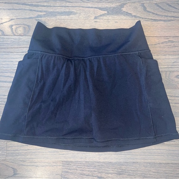 Athleta Salutation Skort | Athletic Skirt | Pockets | Black Medium NWOT - Picture 1 of 13